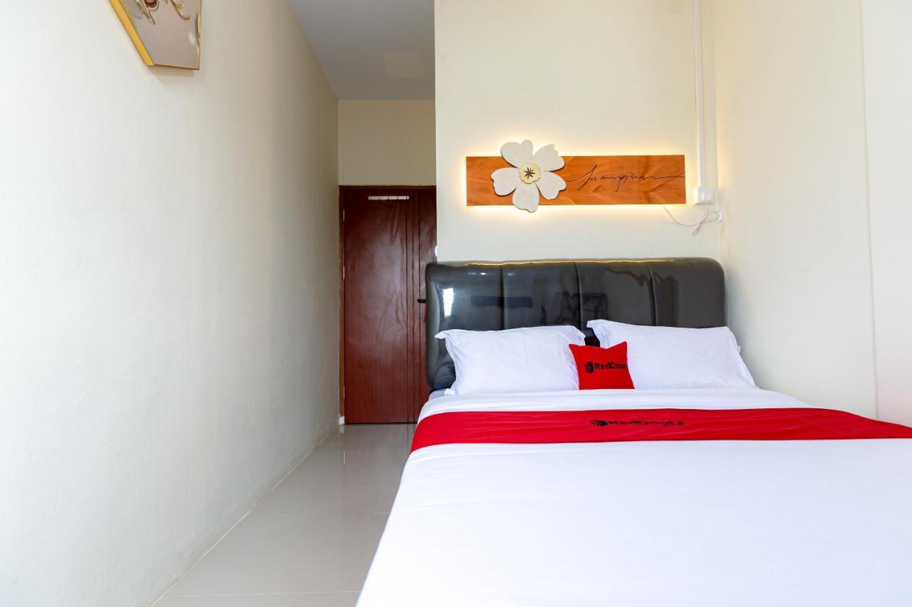Reddoorz Plus At Komplek Abc Batu Aji Batam Kubuk Exterior photo