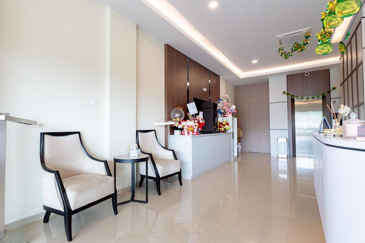 Reddoorz Plus At Komplek Abc Batu Aji Batam Kubuk Exterior photo