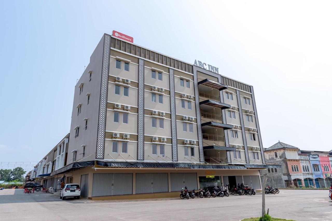 Reddoorz Plus At Komplek Abc Batu Aji Batam Kubuk Exterior photo
